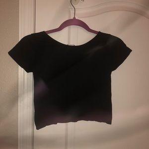 Black cropped tee